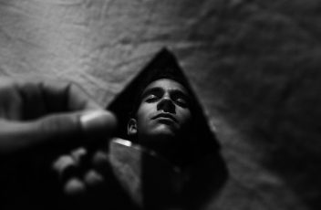 mirror-3864155_1280