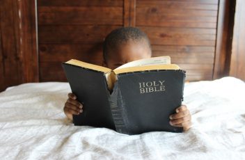 child-945422_1280